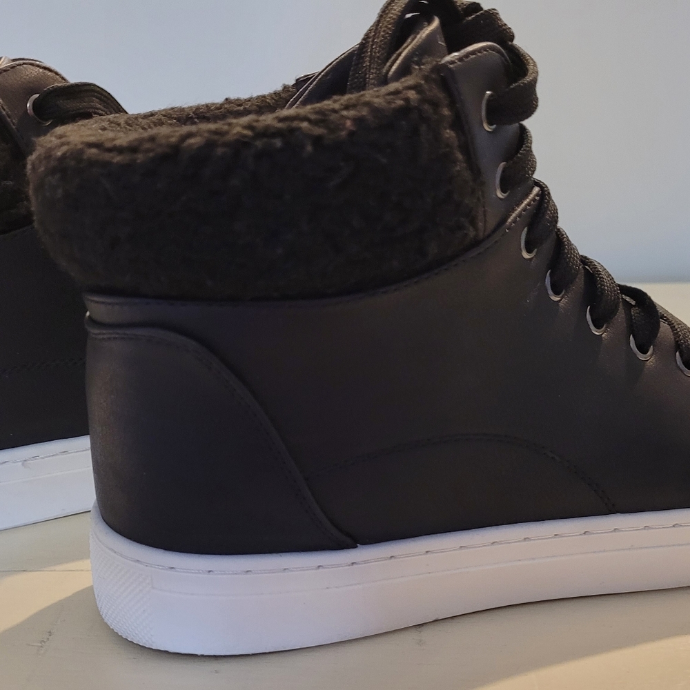 Sonoma Sherling Sherpa Fashion Sneakers  EXCLNT LIKE NEW!